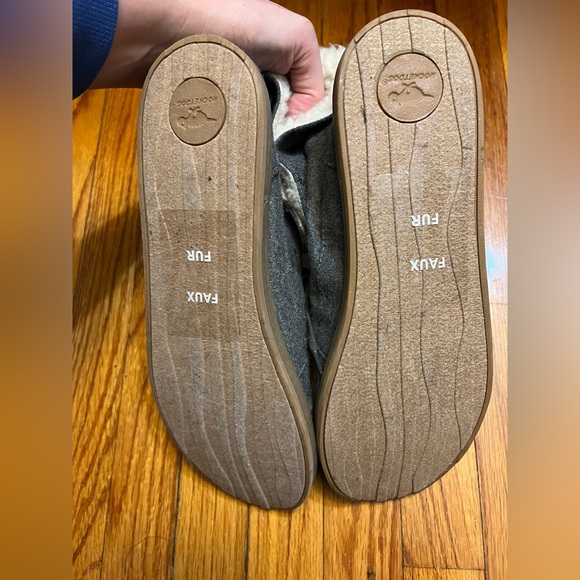 NWOT fuzzy folded over relaxed sneaker - Picture 4 of 5